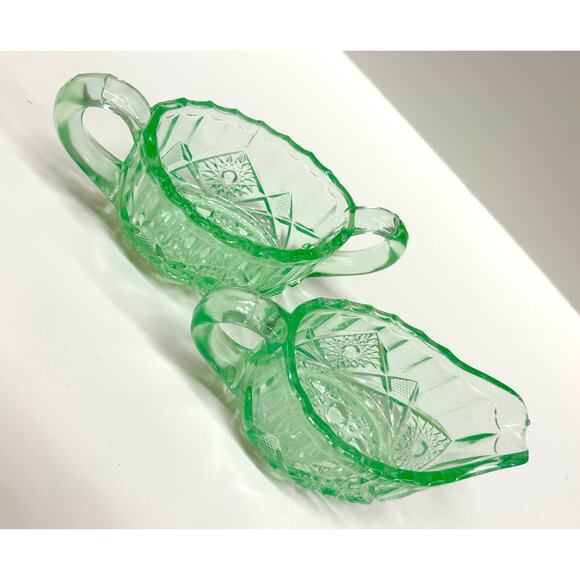 Green UV Glow Sugar and Creamer Set, Depression Era L. E. Smith Uranium Glass - Picture 3 of 7